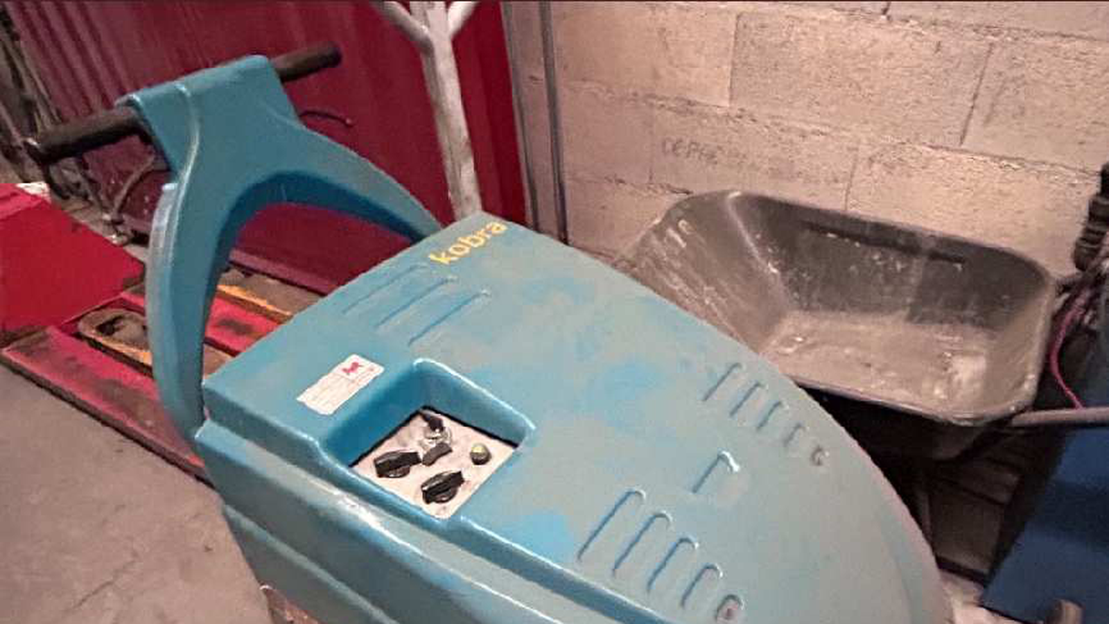 Balayeuse électrique autotractée KOBRA ET